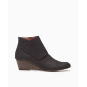 Coclico Kiera Black Wedge Leather Bootie‎ Size 37